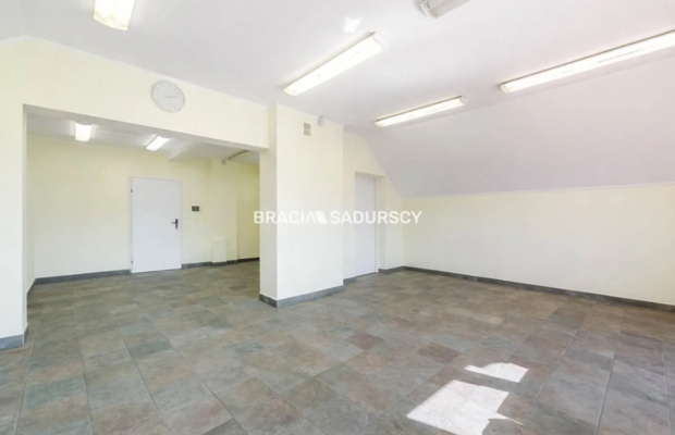 Budynek handlowo-mieszkanly Centrum Skawiny