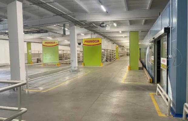 Sprzedam lub wynajmę halę, magazyn w centrum miasta Turek