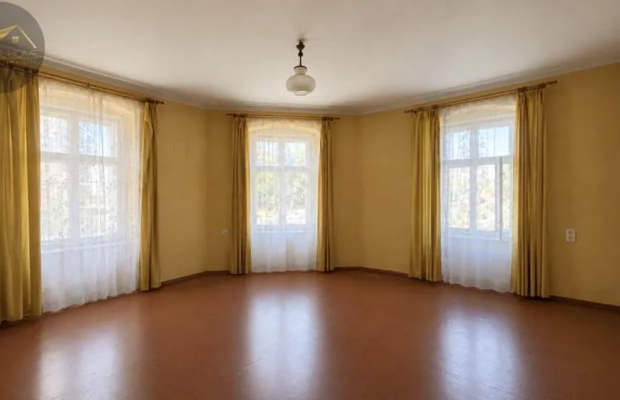 Parter, 99,5m2 / pod kancelarie, biura, gabinety