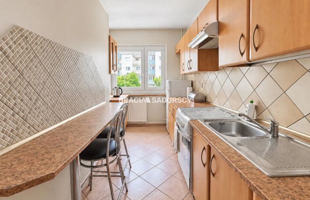 Sprzedam mieszkanie 62m2 z dużą piwnicą (3pok)
