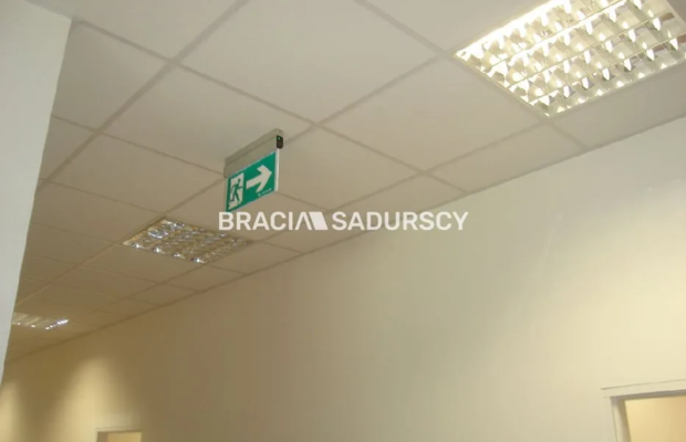 *Zdjęcia należą do właściciela oferty.      
 
KRAKÓW - PŁASZÓW , blisko węzła BIEŻANÓW na autostradzie A4.    LOKAL BIUROWY zn