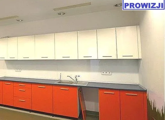 Włochy: lokal biurowy 254 m2 do wynajęcia