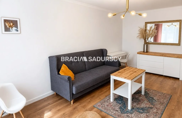 Kawalerka po remoncie | Balkon | Niski czynsz