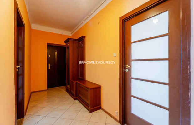 Kraków - Nowa Huta, os. Ogrodowe | 53 m² | 2 pokoje + osobna kuchnia | 3. piętro 

 Do wynajęcia mieszkanie o powierzchni  53 m