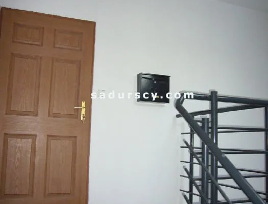 Lokal biurowo-usługowy     80 m 2      w centrum Piaseczna na III piętrze w budynku usługowo-biurowym w ciągu handlowo-usługowy