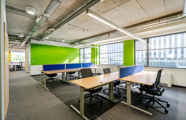Wykończony lokal biurowy 392 m² do wynajęcia