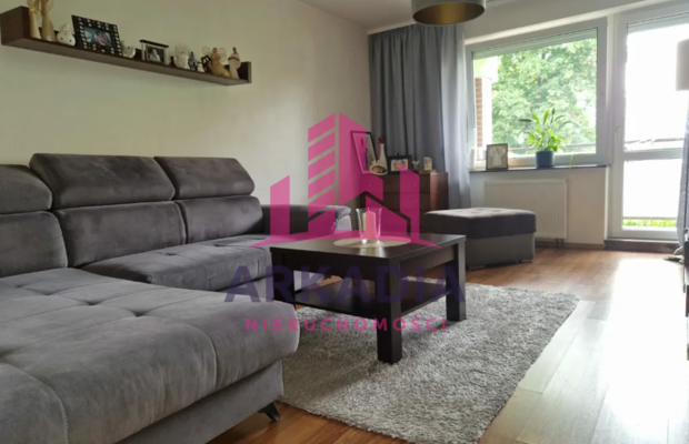 ok.52m2, parter, miejsce postojowe, 2 pokoje