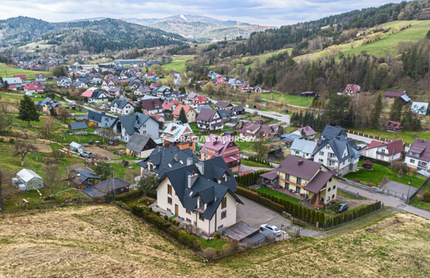 Dom wielorodzinny / pensjonat / Powroźnik