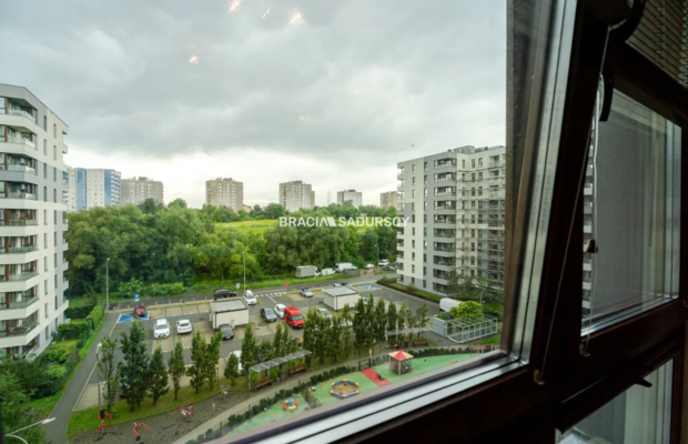 Jasne mieszkanie w nowym budynku 