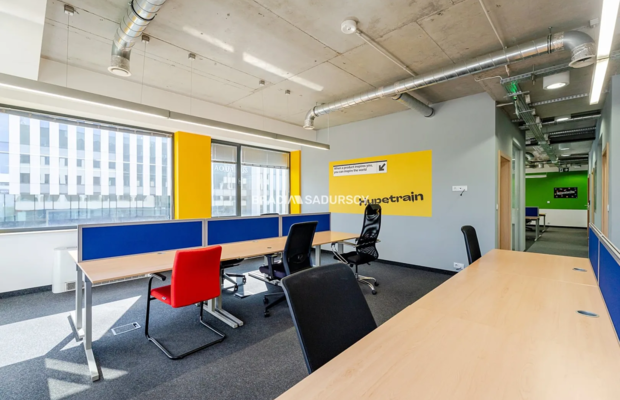 Wykończony lokal biurowy 392 m² do wynajęcia