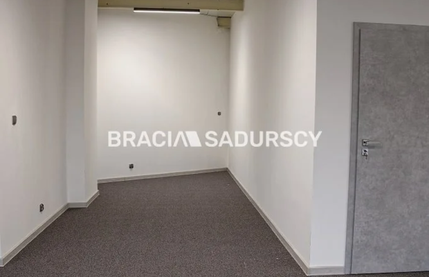 Nowy obiekt handlowy-usługowy-biurowy / Liszki
