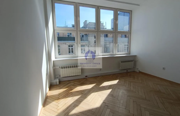 Śródmieście: lokal biurowy 15,37m2 do wynajęcia