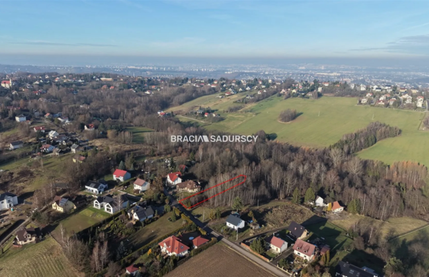 D  ziałka budowlana o pow. 29 arów w Sygneczowie gm. Wieliczka   
 
Oferujemy na sprzedaż działkę budowlaną położoną w malownic
