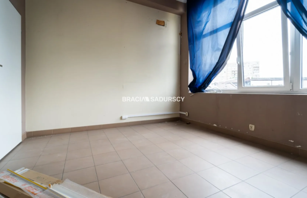 Lokal przy placu Bieńczyckim, Kraków Bieńczyce