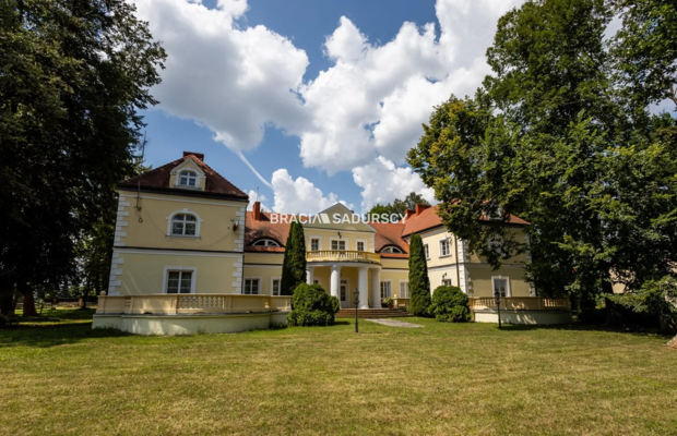 Historyczny Pałac w Radoszewnicy