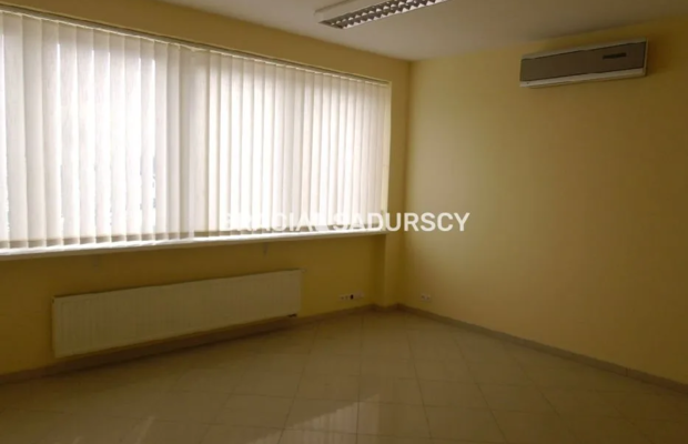*Zdjęcia należą do właściciela oferty.   

   Do wynajęcia reprezentacyjny lokal biurowy klasy A o powierzchni 180 m² znajdując