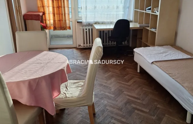 2-pok, ul. Królewska, parking dla mieszkańców