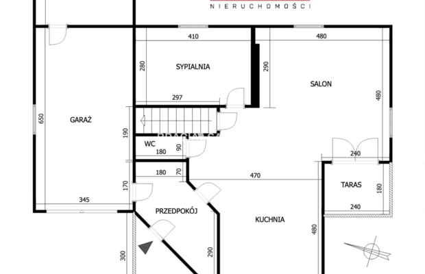 Dom wolnostojący wśród lasów i paru krajobrazowego
