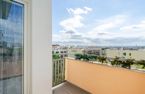 M 50M2 / 3 POKOJE / BALKON / GARAŻ / ZIELONO
