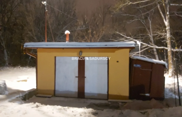 Chrzanów, ul. Kolonia Fabryczna - do sprzedania garaż (z możliwym najemcą)  

  
Oferujemy garaż o powierzchni 26 m2 wraz z dzi