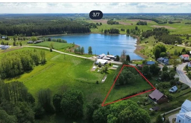 Dom nad jeziorem –  w malowniczym Kaletniku.