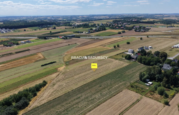 Duża działka inwestycyjna pod Krakowem - 1,5 km od S7 (węzeł Widoma) | Potencjał przekształcenia | Opcja zakupu 8 414 m² gruntu