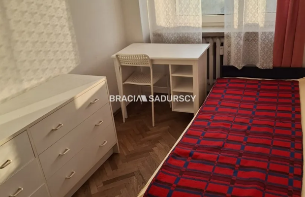 2-pok, ul. Królewska, parking dla mieszkańców