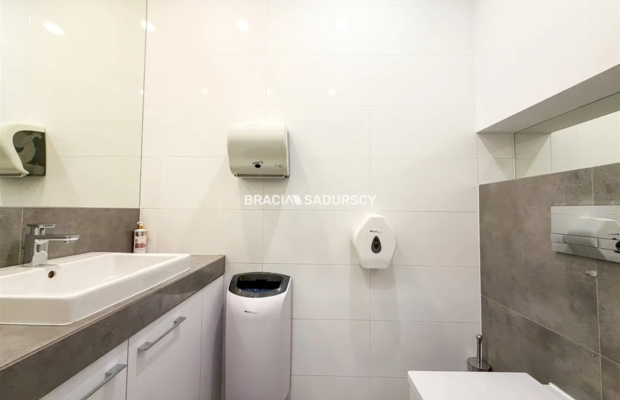 Lokal usługowo-biurowy, 170 m², Zabłocie, parter