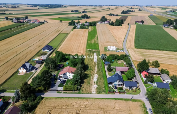 Działka budowlana / MPZP / media / MR2