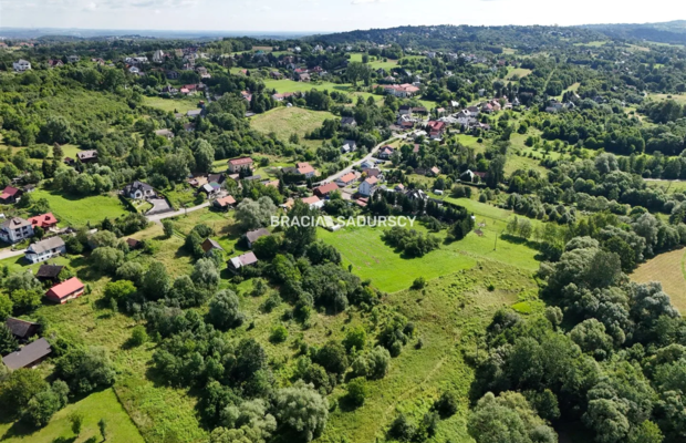 Budowlana działka w Golkowicach, Prąd, gaz, woda