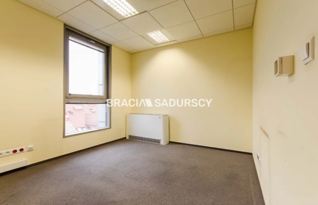 Oferta najmu powierzchni biurowej   
 
Oferujemy lokal użytkowy biurowy  o pow 520 m2 zlokalizowany przy Opolskiej w Krakowie 
