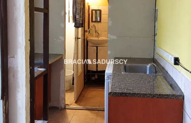 WOLNOSTOJĄCY KIOSK HANDLOWY | PETÖFIEGO | NOWA HUT