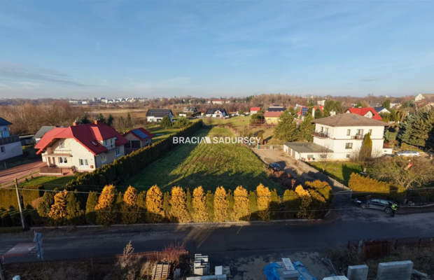 Na sprzedaż - działka budowlana 2358 m², Kraków - Nowa Huta (Mogiła)  

 Oferujemy piękną działkę budowlaną o powierzchni 2358 