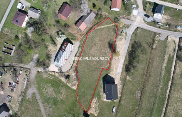 Działka budowlana o pow. 1596 m2  Krzeszów, gm. Stryszawa. 
Widokowa działka  położona w malowniczym Krzeszowie  w okolicy Besk