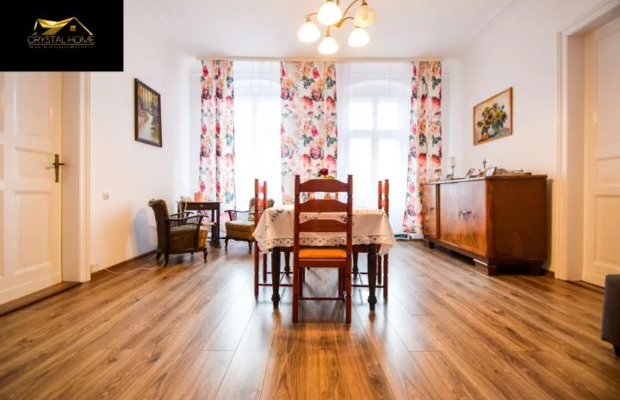 136m2, 4 pokoje, I piętro, 2 balkony