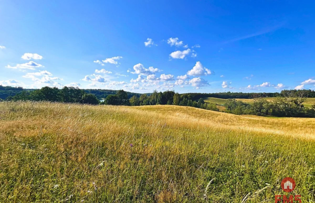 Działka budowlana pod usługi turystyczne - Mazury