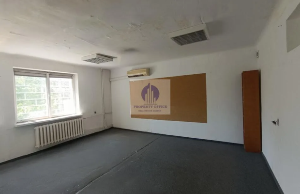 Włochy: lokal biurowy 37,60 m2 do wynajęcia