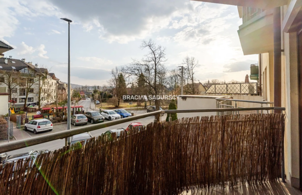 Duże 3 pokoje 79,8 m² | balkon | komórka | garaż | Wierzyńskiego | Kraków   

 Na sprzedaż przestronne mieszkanie 3-pokojowe o 