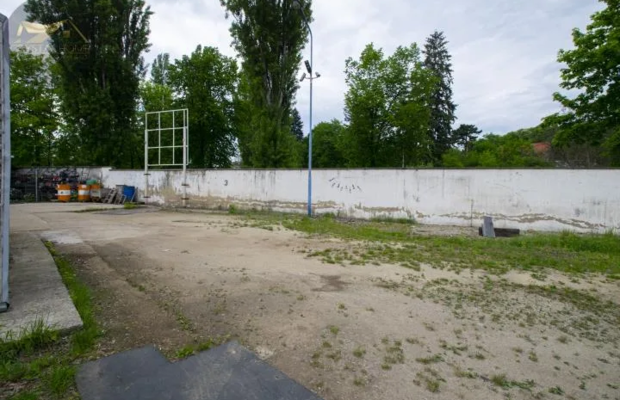 Lokal - Hala 180m2, działka 1200m2