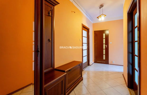 Kraków - Nowa Huta, os. Ogrodowe | 53 m² | 2 pokoje + osobna kuchnia | 3. piętro 

 Do wynajęcia mieszkanie o powierzchni  53 m