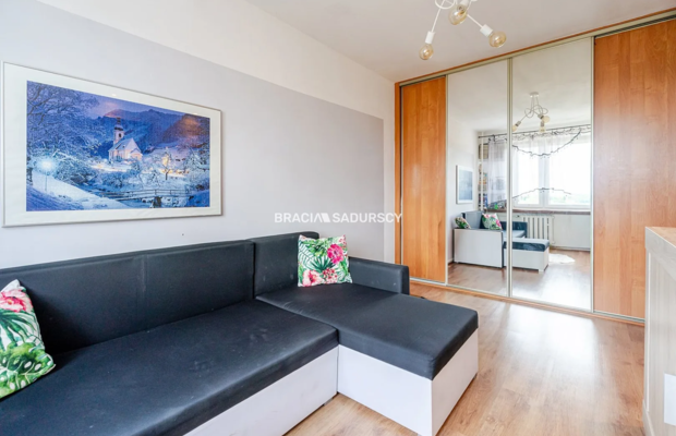 3 pok/ duży balkon/ winda/ ul. Walerego Sławka.