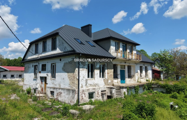 Inwestycja z Duszą i Potencjałem: Dawna Mleczarnia o Powierzchni 750 m² blisko Stoku Narciarskiego (Sławice Szlacheckie, gm. Mi