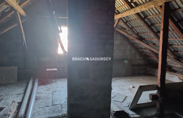 Budynek z lat 70-tych w Targowisku gm.Kłaj