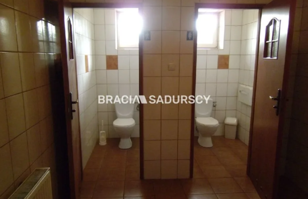 *Zdjęcia należą do właściciela oferty.     
 
Okolice Myślenic    

   Do wynajęcia hala produkcyjno-biurowa z 2004 roku    

 