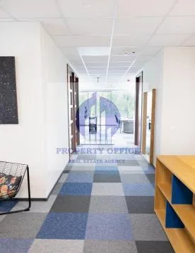 Włochy: lokal biurowy 1070m2 do wynajęcia