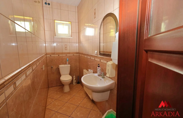 WYJĄTKOWA PRZESTRZEŃ DO WYNAJĘCIA – 212 m² + TEREN