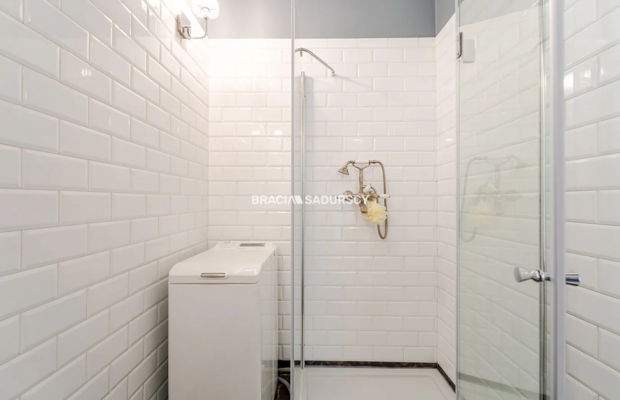Dwupokojowy apartament z historycznym charakterem