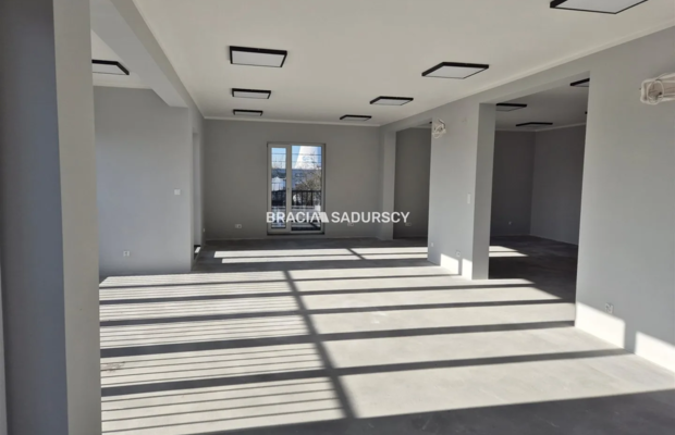 Wolnostojący obiekt biurowy- 300m2!!!