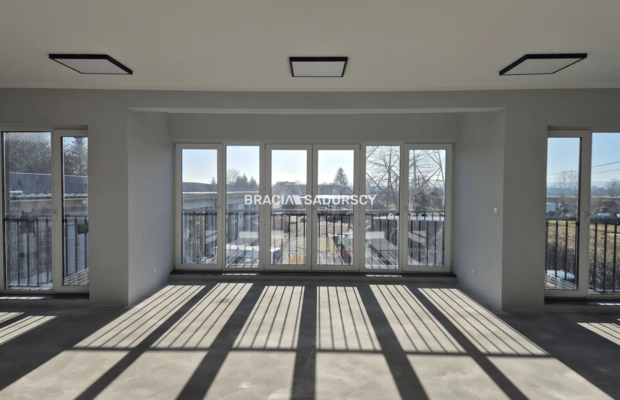 Wolnostojący obiekt biurowy- 300m2!!!