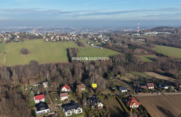 D  ziałka budowlana o pow. 29 arów w Sygneczowie gm. Wieliczka   
 
Oferujemy na sprzedaż działkę budowlaną położoną w malownic